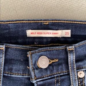 Levi’s mile high super skinny size 25